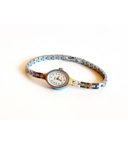 Ladies Oval Dial Vintage Watch