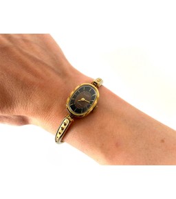 Exquisite vintage gold watch